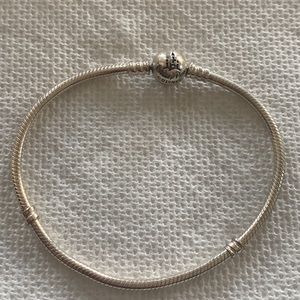 Disney Pandora snake bracelet with castle Disney Park exclusive